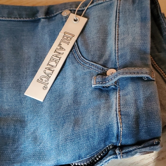 ποΈ NWT Blank NYC frayed skinny jeans - Picture 9 of 10